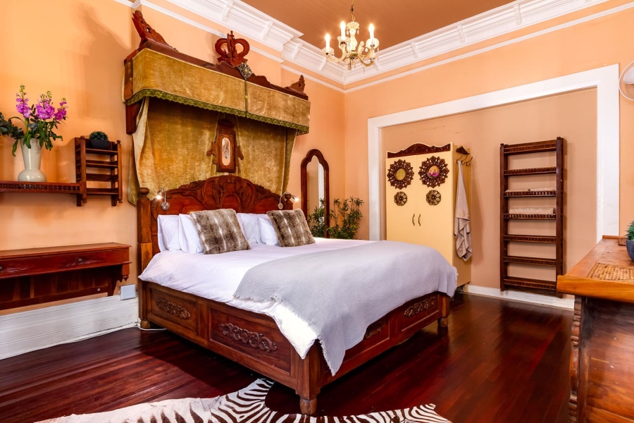 5 Bedroom Property for Sale in Gardens Western Cape